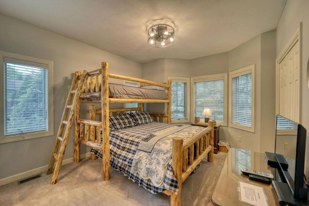 Bucket List Views Sugar Mountain Private Condo - 2Bed, 2Bath, Sleeps 6, Panoramic Views Of Mountains From Large Deck, Short Drive To Shopping, Restaurants, Cafes & Banner Elk Town Eksteriør billede