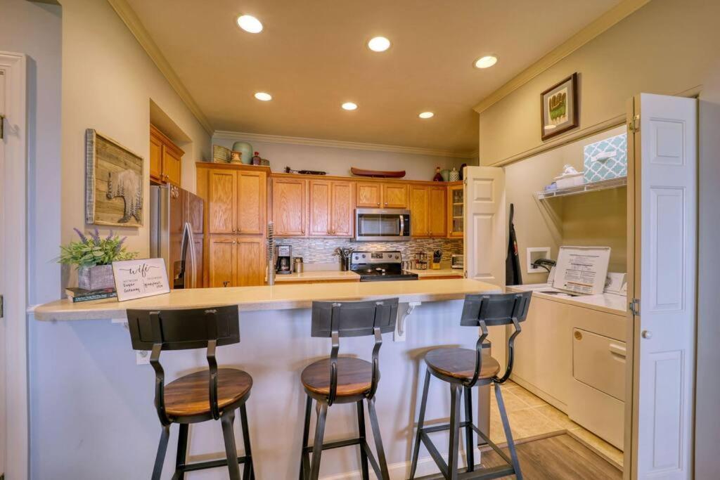 Bucket List Views Sugar Mountain Private Condo - 2Bed, 2Bath, Sleeps 6, Panoramic Views Of Mountains From Large Deck, Short Drive To Shopping, Restaurants, Cafes & Banner Elk Town Eksteriør billede